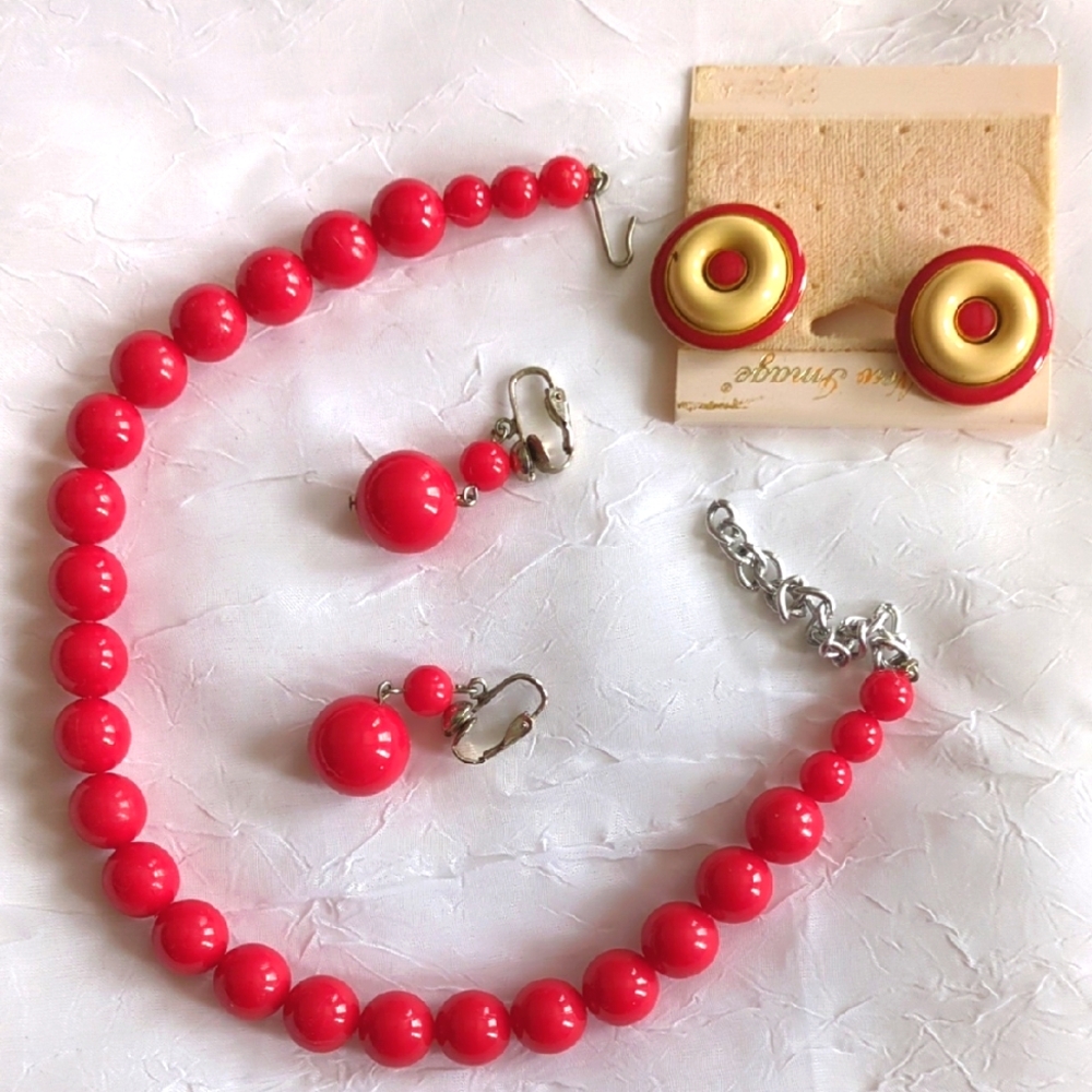 Vintage Red Beaded Jewelry Set - Necklace and Earrings